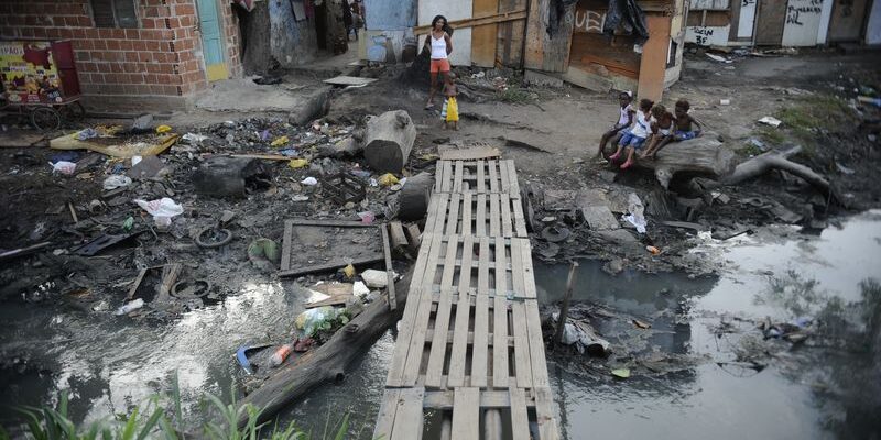 910235-moradores_complexo20da20mare_5409