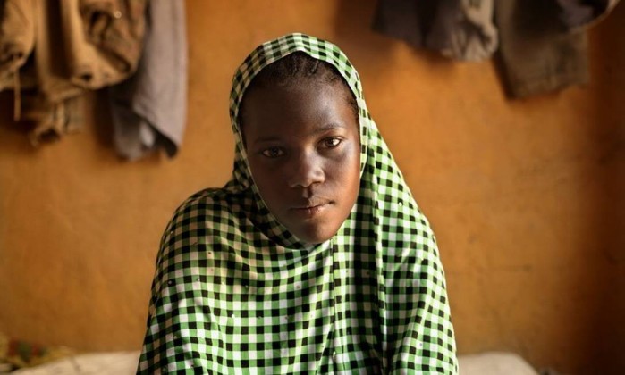  Nafissa, casada aos 16 - Marieke van der Velden / UNICEF Nafissa, 17 anos, Níger