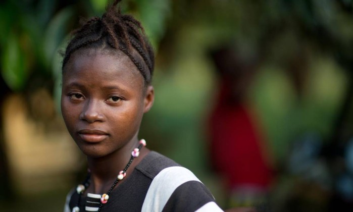 Amina Kamara casou e teve seu primeiro filho aos 15 anos - UNICEF Amina Kamara, 15 anos, Serra Leoa