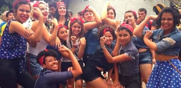 Garotas do Think Olga fazem protesto feminista no Carnaval Imagem UOL