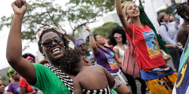 mulheres negras contra o racismo