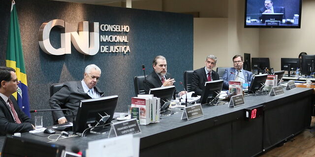 9f7b76485da111eb216d28ab9d61b976