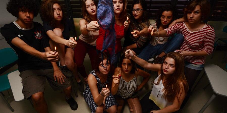 homens-fazem-parte-de-coletivos-feministas-mas-qual-e-o-papel-deles-nessa-luta-1559087847698_v2_900x506