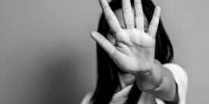 mulher-violencia-domestica-abuso-estupro-1599046849178_300x300