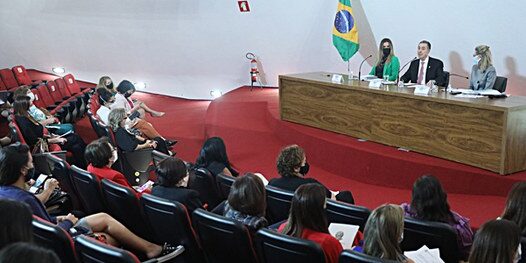 TSE se reúne com mulheres integrantes de partidos e destaca apoio ao fortalecimento feminino na política