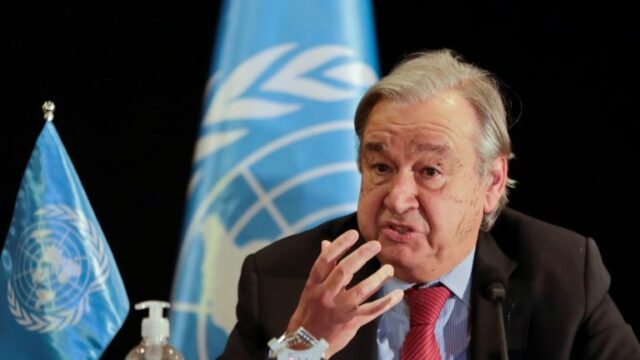 Secretário-geral da ONU, António Guterres, em 21 de dezembro de 2021, em entrevista coletiva durante visita a Beirute, no Líbano – Foto: AFP/Arquivos