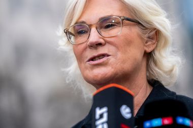 A ministra da Defesa da Alemanha, Christine Lambrecht Foto: Shawn Thew/EPA/EFE