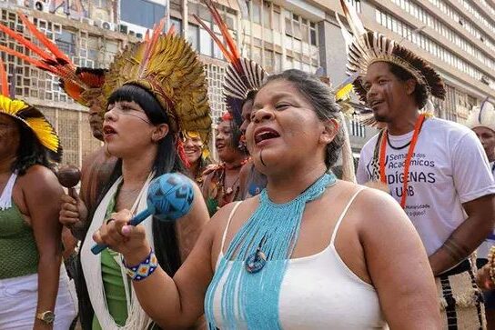 Candidatas indígenas ao parlamento em protesto Foto: Imagem: Webert da Cruz / Alma Preta