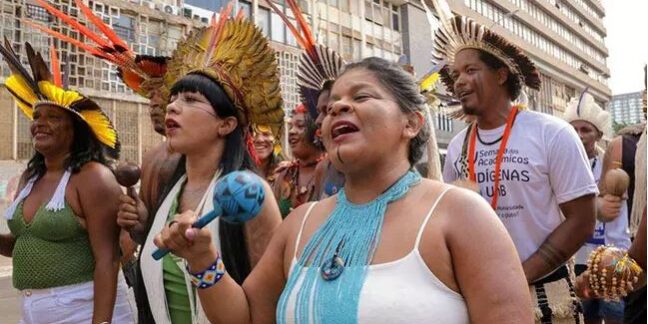Candidatas indígenas ao parlamento em protesto Foto: Imagem: Webert da Cruz / Alma Preta