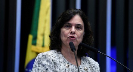 plenario-do-senado-federal-durante-sessao-especial-destinada-a-comemorar-o-dia-nacional-da-imunizacao-em-discurso-a-tribuna-ministra-de-estado-da-saude-nisia-trindade-15062023133733277