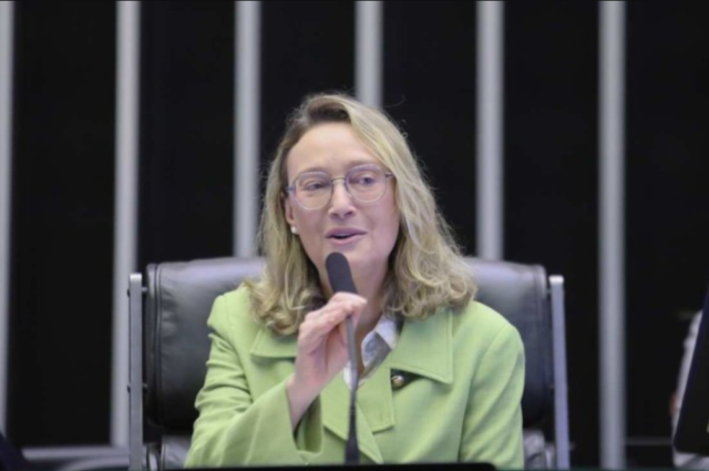 Maria do Rosário atribui o crescimento de mulheres nas câmaras municipais à cota de 30% – (crédito: Zeca Ribeiro/Câmara dos Deputados)