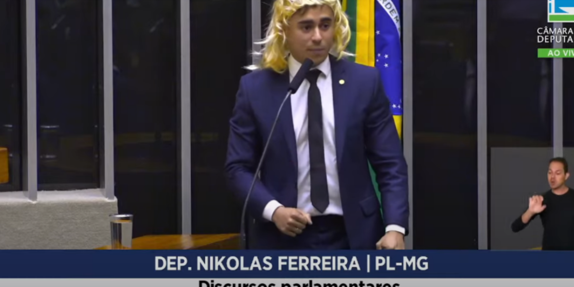 Deputado Nikolas Ferreira (PL-MG) vestiu peruca para fazer discurso na Câmara • Reprodução/ TV Câmara