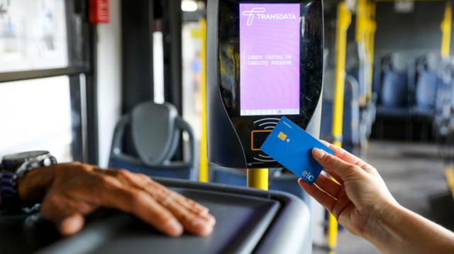 Governador Ibaneis Rocha anunciou que mulheres cadastradas com medidas protetivas terão direito ao Passe Livre | Foto: Geovana Albuquerque/Agência Brasília